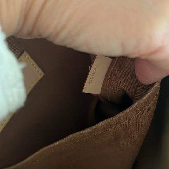 LV bag - Picture 10 of 13